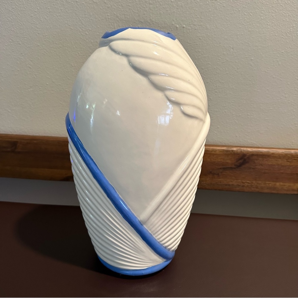 Vintage 80s Ceramic Art Deco Style 3D Lady Bust Vase Blue & White - Picture 3 of 7